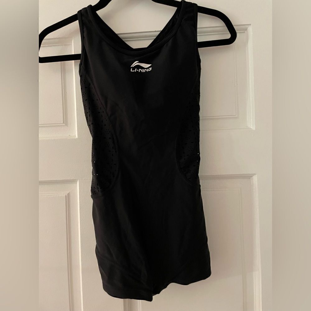 Li-Ning Exercise Wear / Swimsuit Size Medium